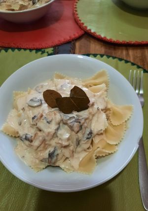 Una foto de Fideos con crema especial receta única y deliciosa
