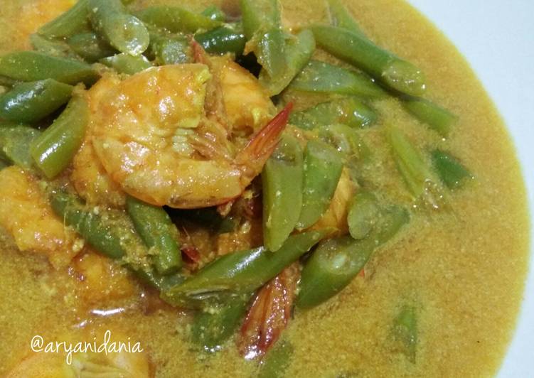 43. Gulai buncis udang