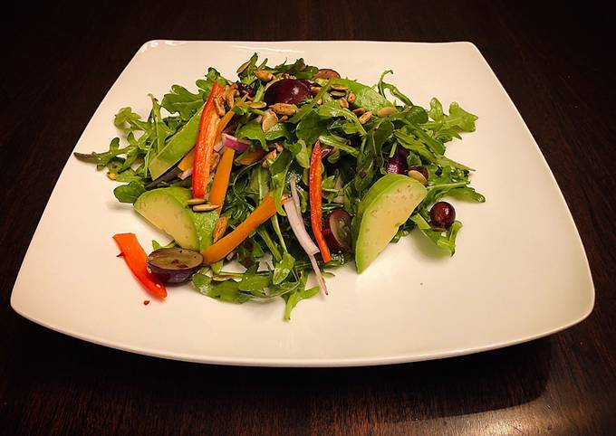 Easiest Way to Prepare Perfect Easy Healthy Arugula Avocado Salad with Lemony Dressing