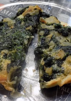 Una foto de Tarta de cebollas y espinacas