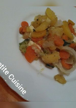 Nevesincs krumplis zöldséges recept fotója