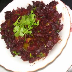 A picture of Beetroot dry curry.