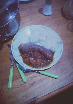 Una foto de Chorizo a la pomarola con puré