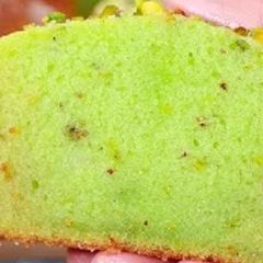 A picture of Pistachio cake💚.