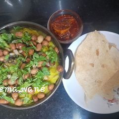A picture of Garlic khichdi.