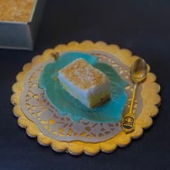 A picture of Vanilla Custard Cream Squares.