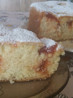 Una foto de Bizcochuelo con dulce de membrillo