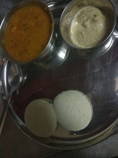 सूजी की इडली (Suji ki idli recipe in hindi) रेसिपी मुख्य फोटो