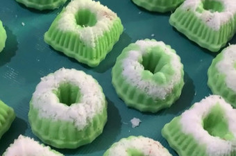 Anti Ribet, Membuat Kue Putri Ayu Untuk Jualan
