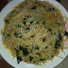 A picture of Jollof spaghetti.