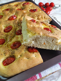 Foto di Focaccia pomodorini e origano