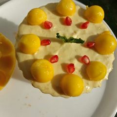 A picture of Yogurt Mango Cheesecake.