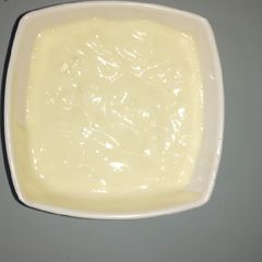 A picture of Home made mayonaise.