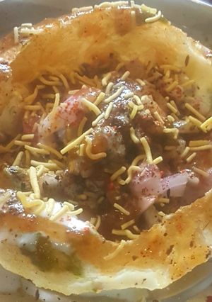 राज कचौरी (Raj kachori recipe in hindi) रेसिपी मुख्य फोटो