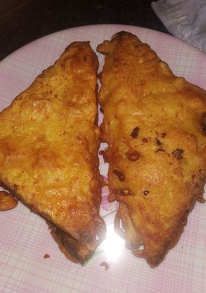 A picture of Bread pakoda.