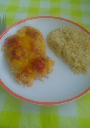Tejfölös-sajtos-paradicsomos csirkemell recept fotója