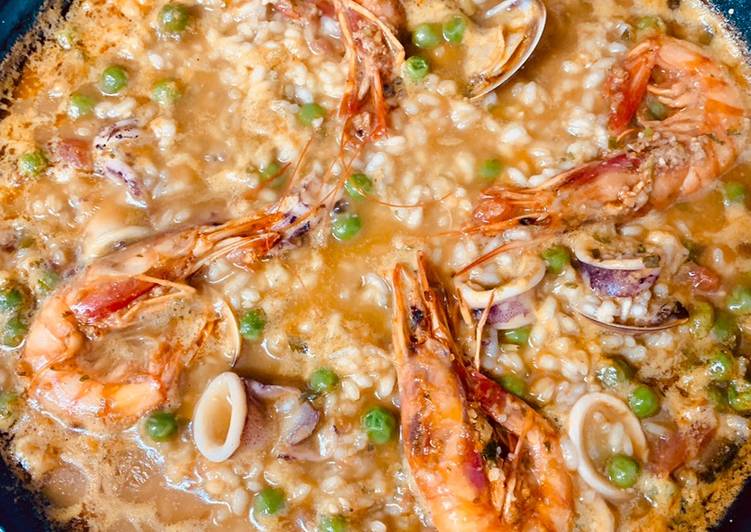 Paella marinera