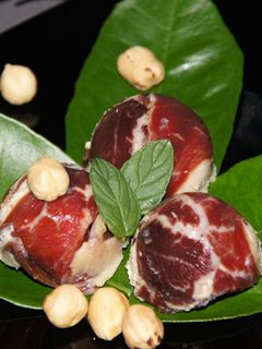 Una foto de Bombones de Jamón Ibérico de Bellota