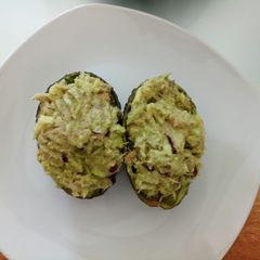Tuna and avocado A picture of Tuna and avocado.