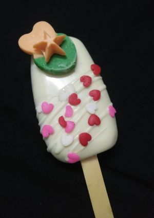 A picture of Cakesicles.