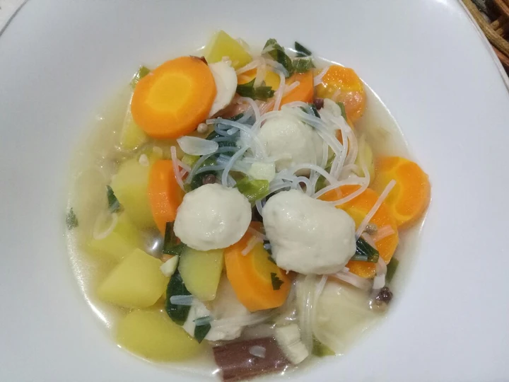 Cara Mudah Membuat Resep Sop bakso ayam sayur yang  Bikin Ketagihan Anti Ribet, Lezat