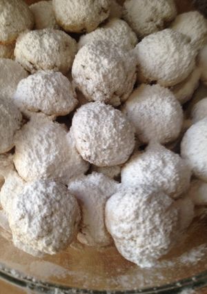 A picture of Black Walnut Butterballs.