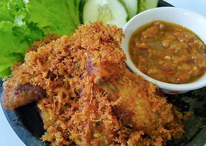 15. Sayap Ayam Goreng Laos