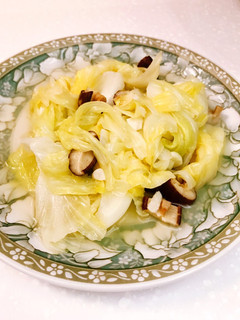 蒜炒香菇高麗菜 的食譜成品照片