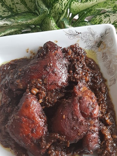 عکسی از دستور فسنجون مرغ