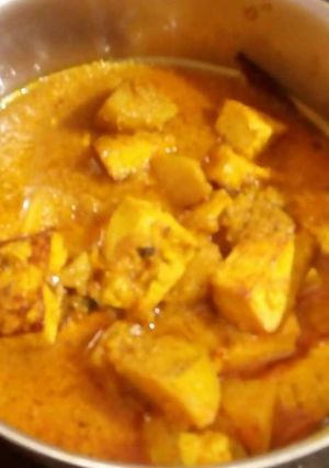 A picture of Paneer curry.