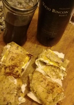 Una foto de Cocinando con $100 panckrei de huevo y queso