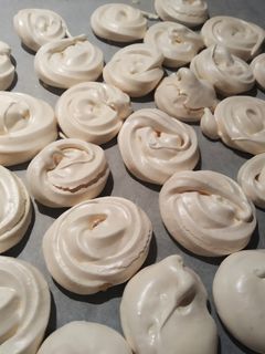 Φωτογραφία της συνταγής Μπεζέδες / Μαρεγκάκια 🥚🍥