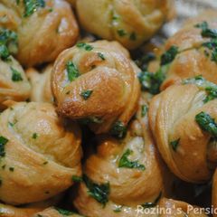 A picture of Garlic knots.