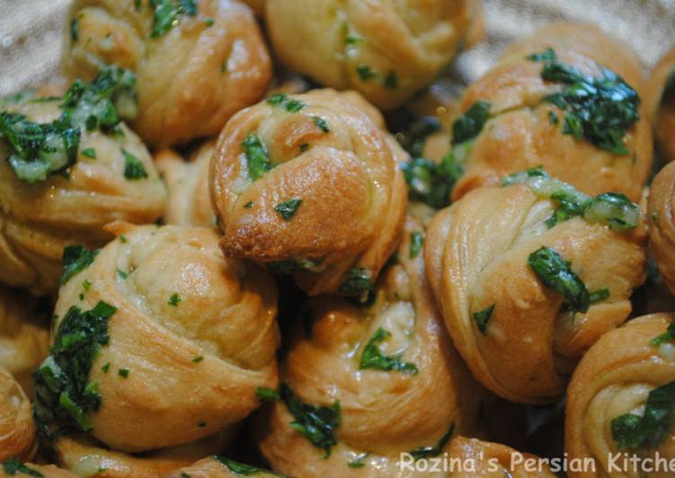 Garlic knots