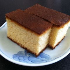 Kasutera (Castella Cake) A picture of Kasutera (Castella Cake).