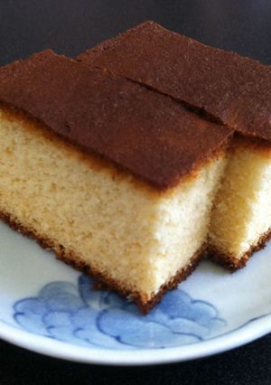 A picture of Kasutera (Castella Cake).
