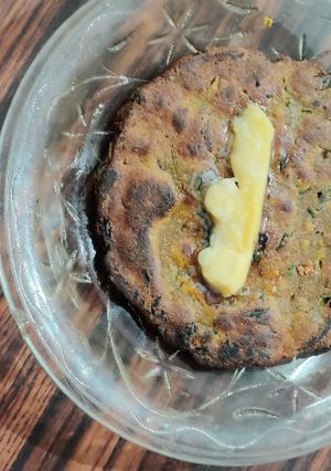 बाजरा मेथी पराठा (bajra methi paratha recipe in Hindi) रेसिपी मुख्य फोटो