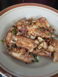 Foto resep Sayap ayam goreng dengan cabe, bawang