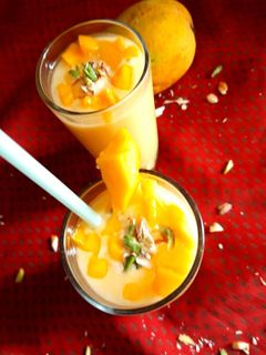 मैंगो शेक (Mango shake recipe in hindi) रेसिपी मुख्य फोटो
