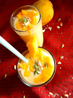मैंगो शेक (Mango shake recipe in hindi) रेसिपी मुख्य फोटो