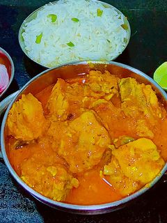 মুরগির মাংসের ঝোল (moorgir mangsher jhol recipe in Bengali) রেসিপির প্রধান ছবি