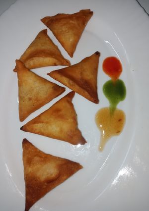 A picture of Chicken veggies Samosay.
