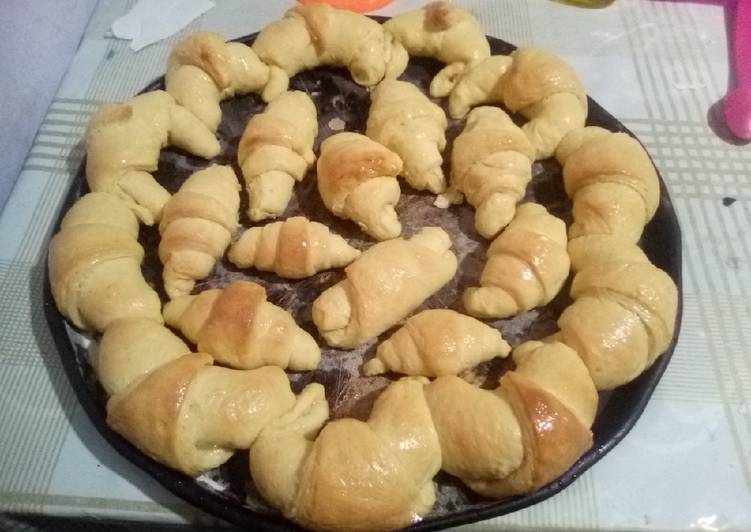 Medialunas con aceite y sin huevo