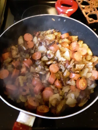 Easy Steps to Prepare Recipe Fried Potatoes and Smoked Sausage with Bacon that is Awesome, Appealing}