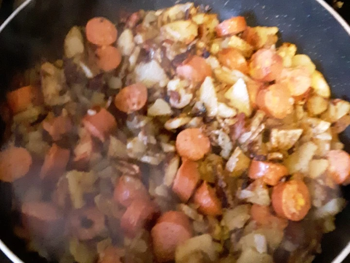 Easy Steps to Prepare Fried Potatoes and Smoked Sausage with Bacon the Delicious So Delicious