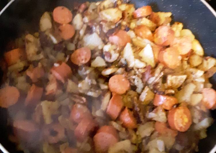 Recipe: Appetizing Fried Potatoes and Smoked Sausage with Bacon