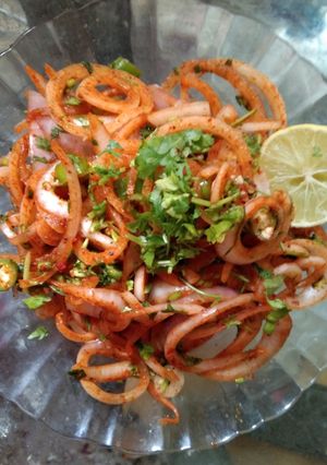 A picture of Laccha onion salad.