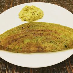 A picture of Green moong dal dosa.