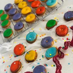 A picture of Mini Doughnuts 🍩.