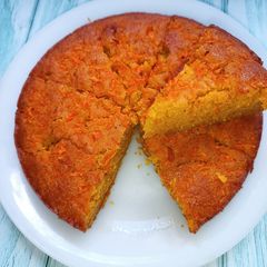 A picture of Semolina and carrot cake.